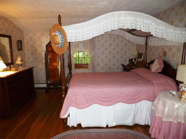 41 Skelton Road Burlington, MA 01803 - Photo 14 of 24 Gallery Image 14