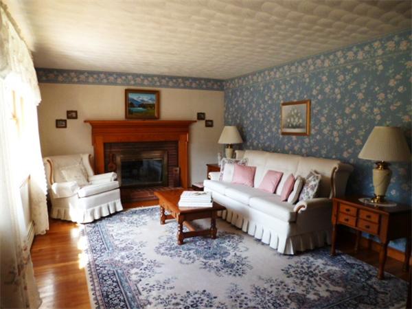 41 Skelton Road Burlington, MA 01803 - Photo 6 of 24 Gallery Image 6