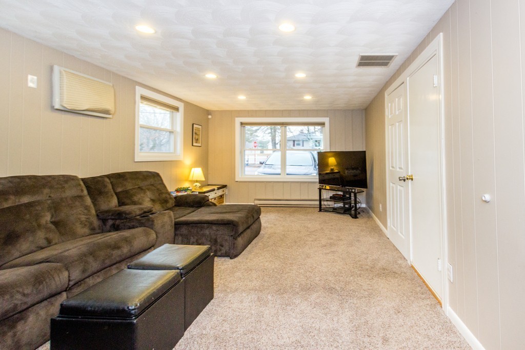 3 Wickford Road Framingham, MA 01701 - Photo 8 of 21 Gallery Image 8
