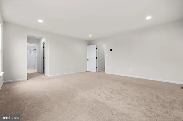 $4,000 | 9516 Kimbleton Hall Loop, Manassas Park, VA 20111