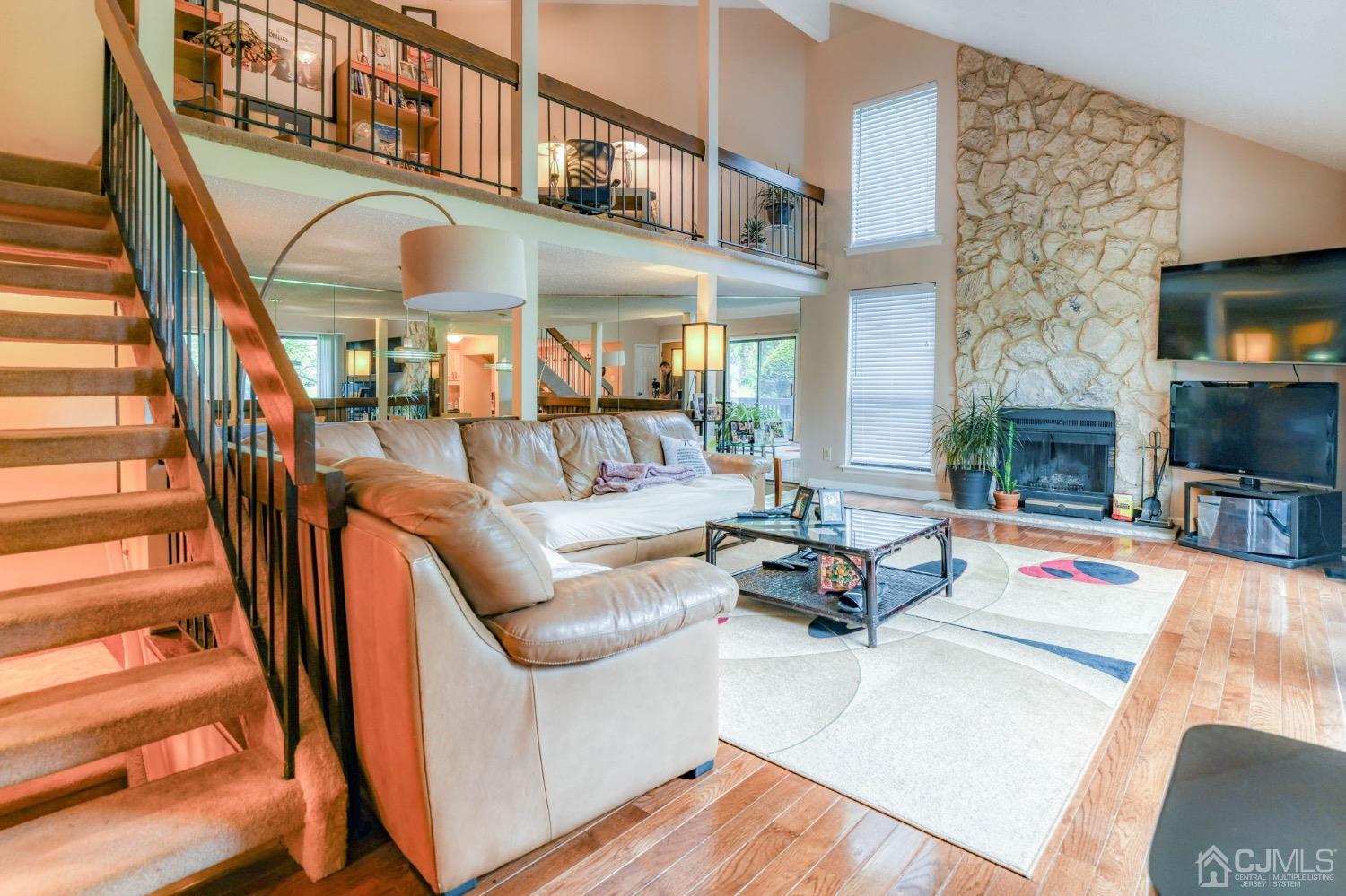 542 Westgate Drive Edison, NJ 08820 - Photo 2 of 30