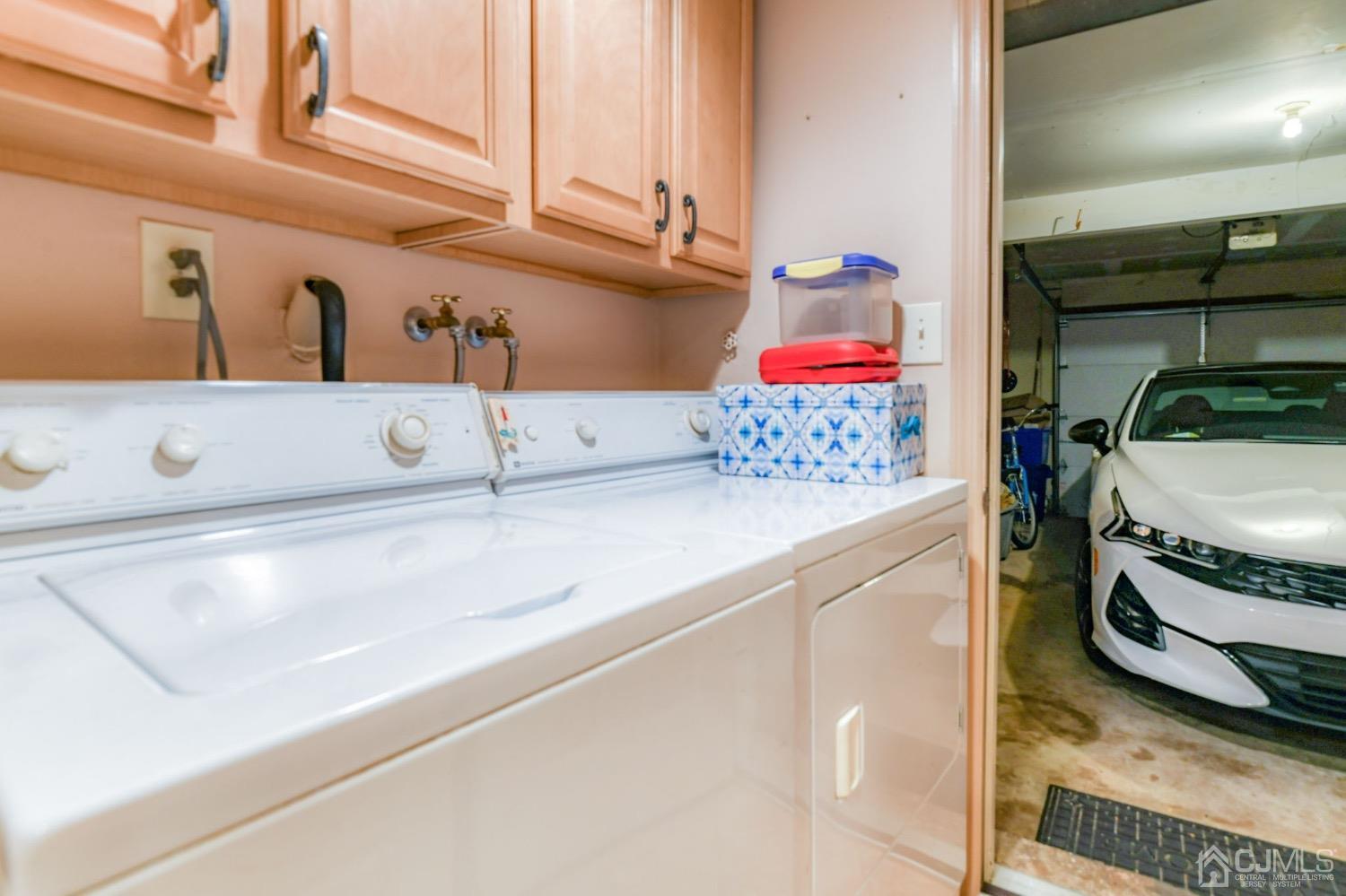 542 Westgate Drive Edison, NJ 08820 - Photo 8 of 30