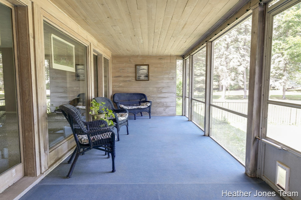 9574 Button Road Belding, MI 48809 - Photo 11 of 24 IMG_1020