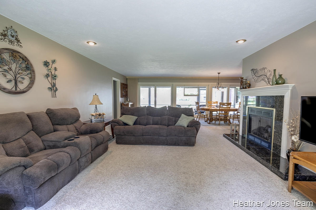 9574 Button Road Belding, MI 48809 - Photo 2 of 24 IMG_1004