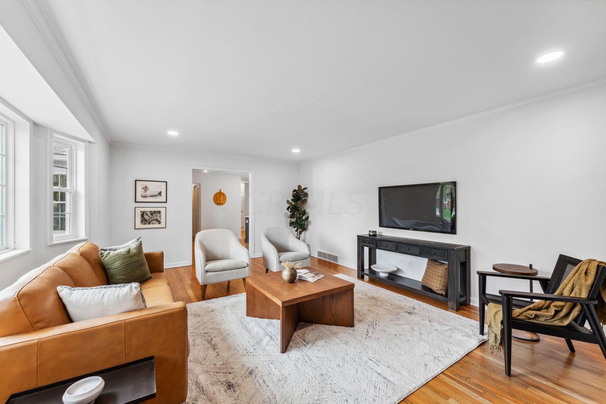 3940 Mountview Road Upper Arlington, OH 43220 - Photo 12 of 53 Living Room