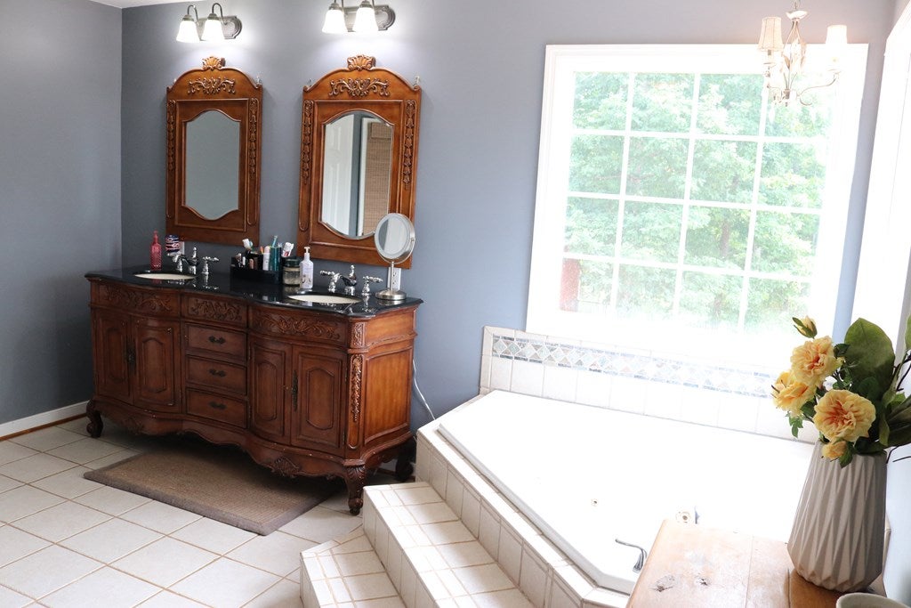 949 Midland Road Wingina, VA 24599 - Photo 14 of 40 Gallery Image 14
