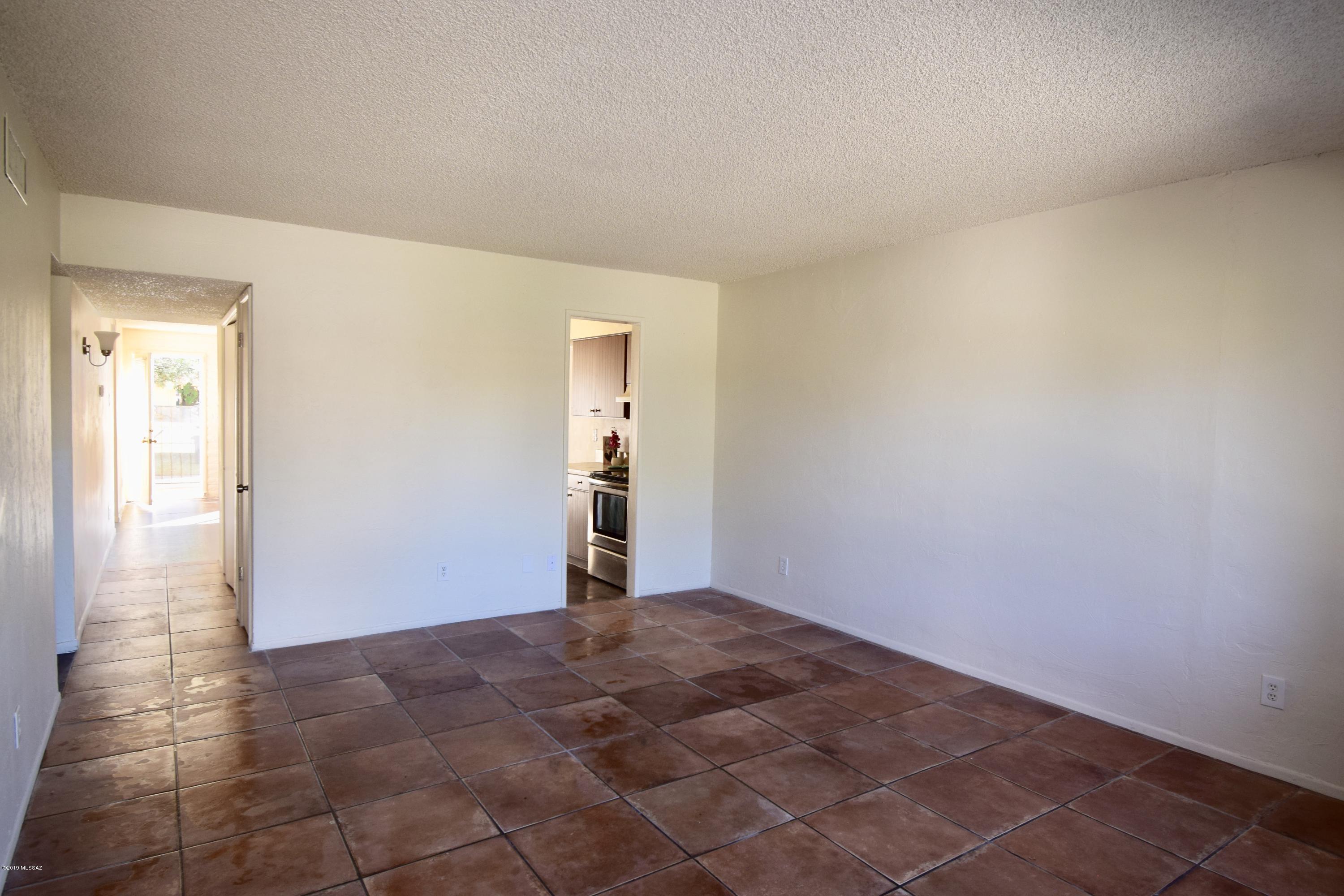 810 South Kolb Road, Unit 25 Tucson, AZ 85710 - Photo 6 of 19 Gallery Image 6
