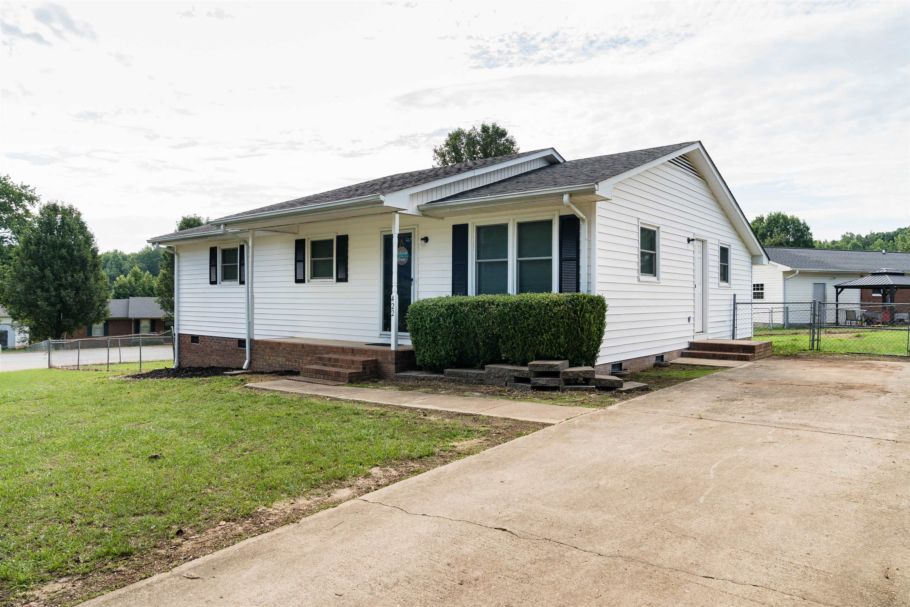 422 Pisgah Lane Inman, SC 29349 - Photo 3 of 23