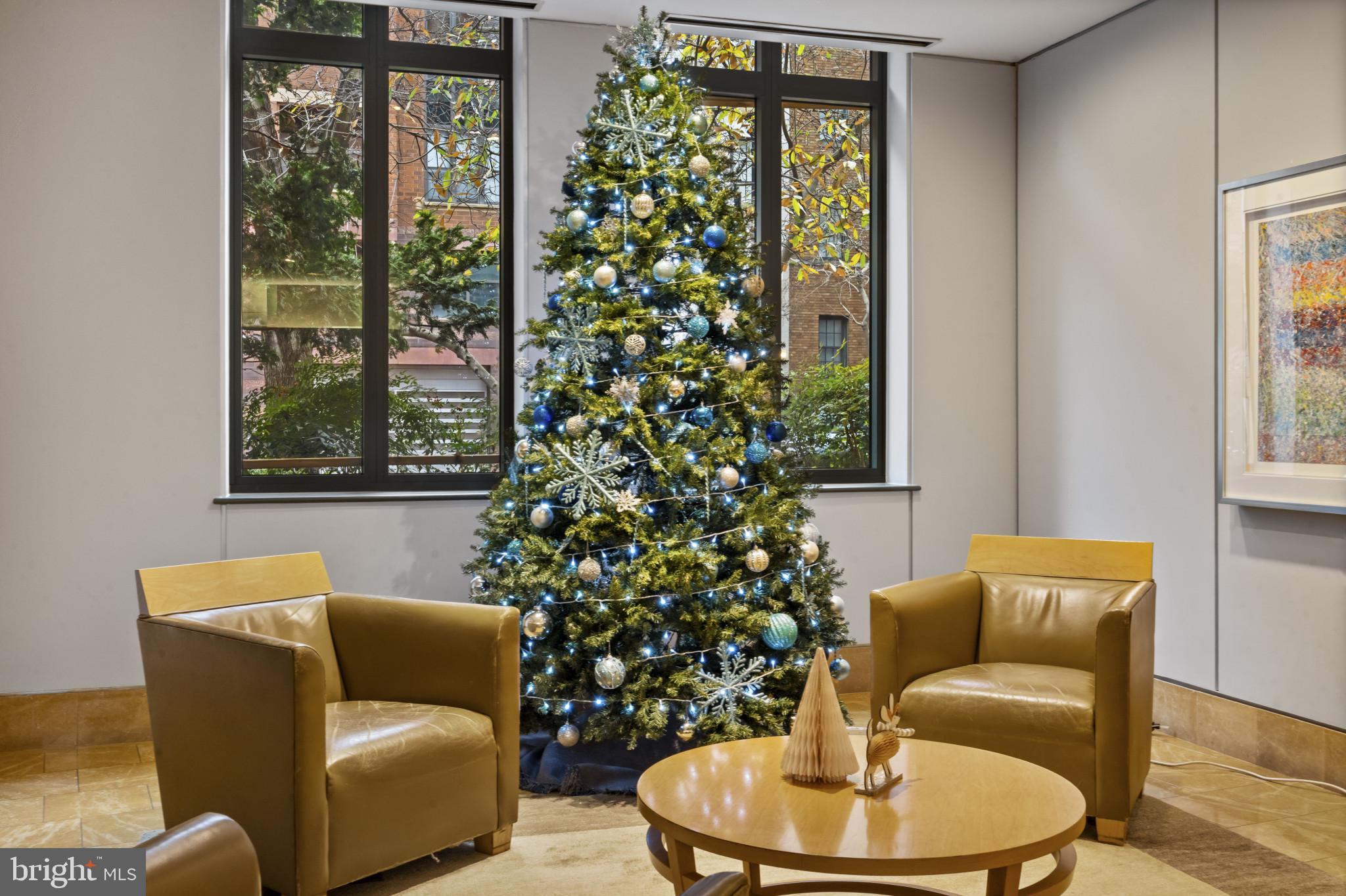1117 10th Street Northwest, Unit 302 Washington, DC 20001 - Photo 35 of 36 Lobby sitting area