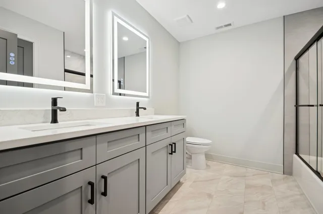 $699,900 | 11036 Austin Avenue, Chicago Ridge, IL 60415