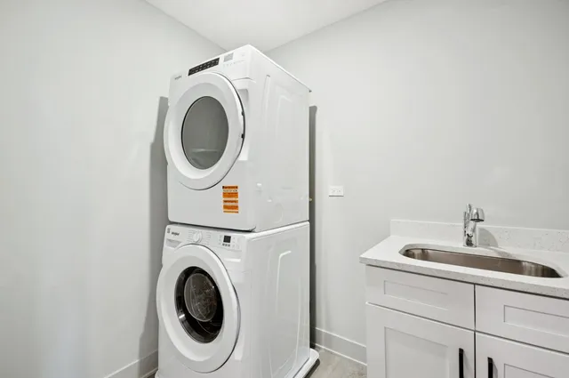 $699,900 | 11036 Austin Avenue, Chicago Ridge, IL 60415