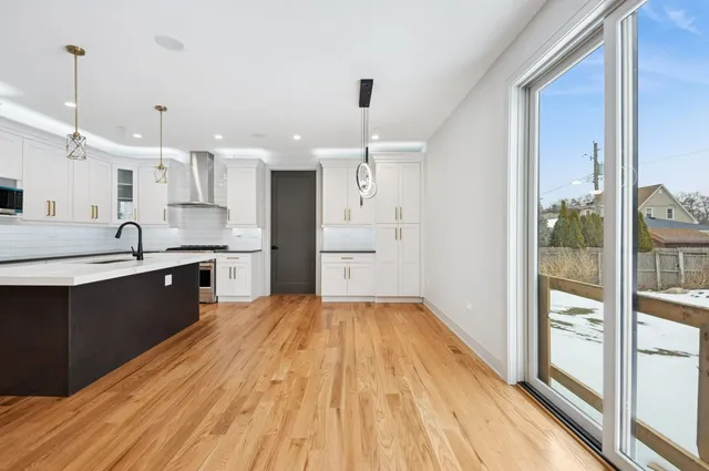 $699,900 | 11036 Austin Avenue, Chicago Ridge, IL 60415