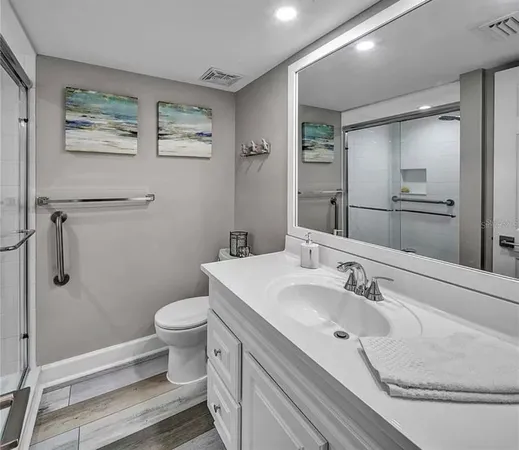 $4,000 | 661 Poinsettia Avenue, Unit 104, Clearwater Beach, FL 33767