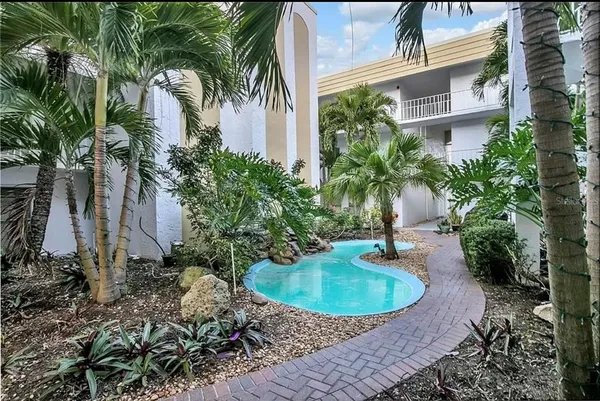 $4,000 | 661 Poinsettia Avenue, Unit 104, Clearwater Beach, FL 33767