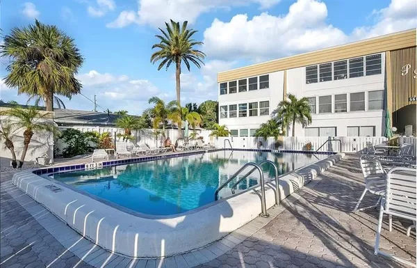 $4,000 | 661 Poinsettia Avenue, Unit 104, Clearwater Beach, FL 33767