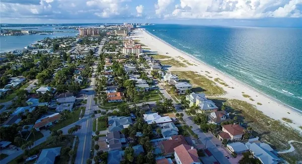 $4,000 | 661 Poinsettia Avenue, Unit 104, Clearwater Beach, FL 33767