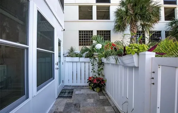 $4,000 | 661 Poinsettia Avenue, Unit 104, Clearwater Beach, FL 33767