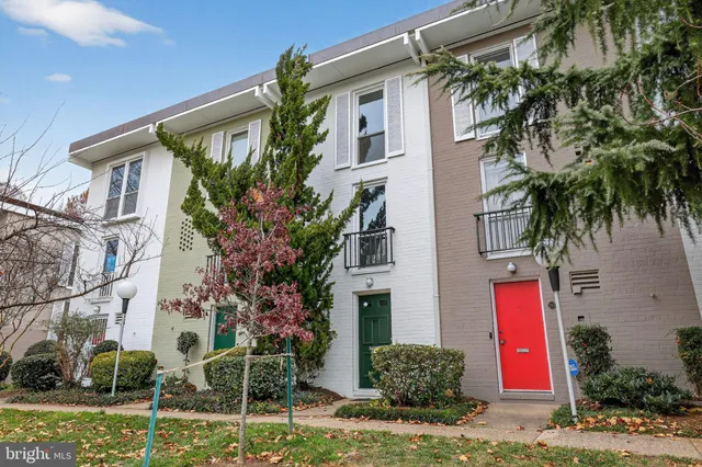 $750,000 | 205 G Street Southwest, Unit 145, Washington, DC 20024
