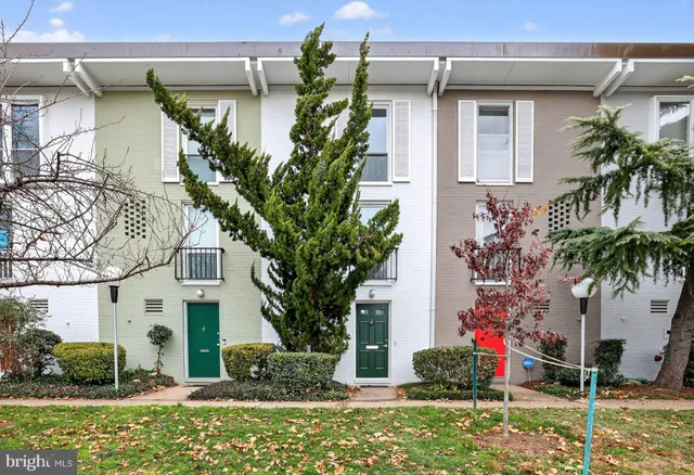 $750,000 | 205 G Street Southwest, Unit 145, Washington, DC 20024