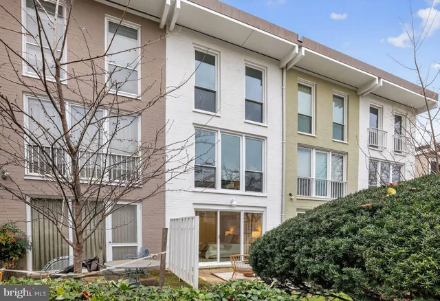 $750,000 | 205 G Street Southwest, Unit 145, Washington, DC 20024