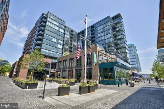 $750,000 | 205 G Street Southwest, Unit 145, Washington, DC 20024