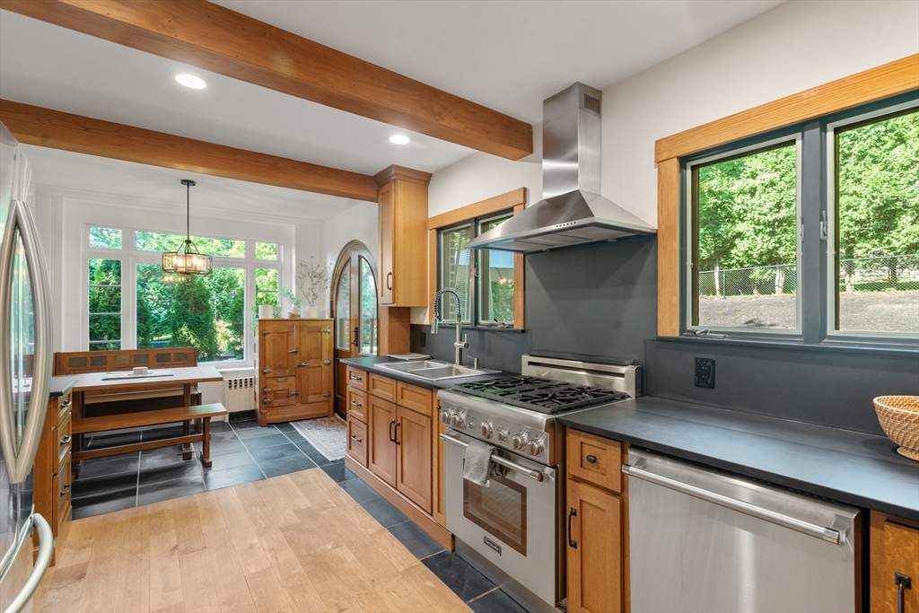 601 Walnut Street Newton, MA 02460 - Photo 4 of 21