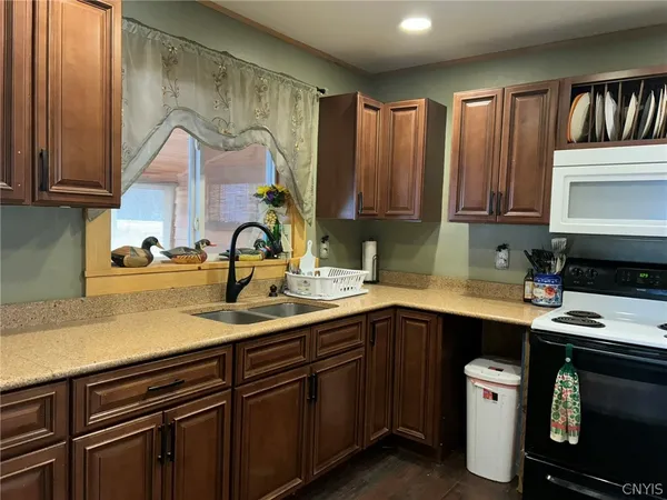 $299,500 | 2770 County Rte 6, Morristown, NY 13646