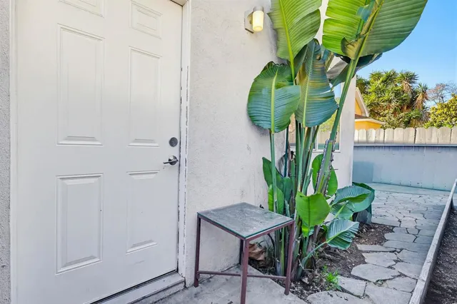 $599,000 | 1542 West 17th Street, Los Angeles, CA 90006