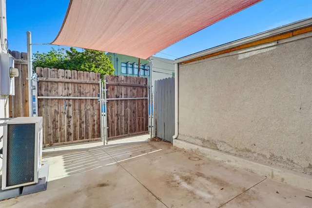 $599,000 | 1542 West 17th Street, Los Angeles, CA 90006