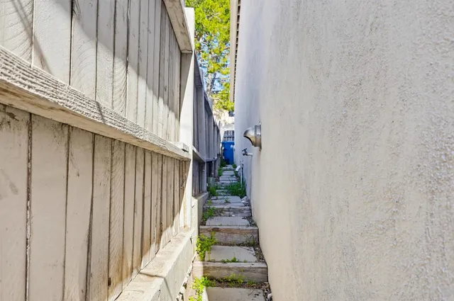 $599,000 | 1542 West 17th Street, Los Angeles, CA 90006