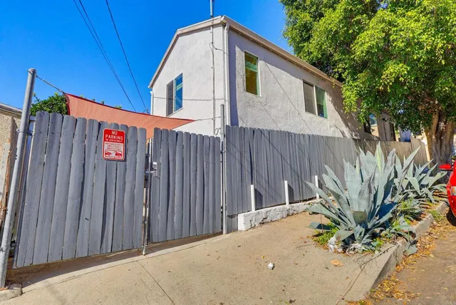 $599,000 | 1542 West 17th Street, Los Angeles, CA 90006