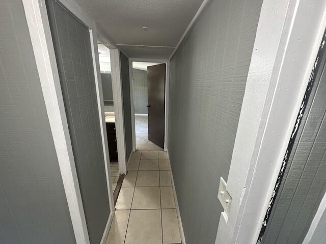 143 West Heather Avenue DeFuniak Springs, FL 32433 - Photo 16 of 20 a view of hallway with windows
