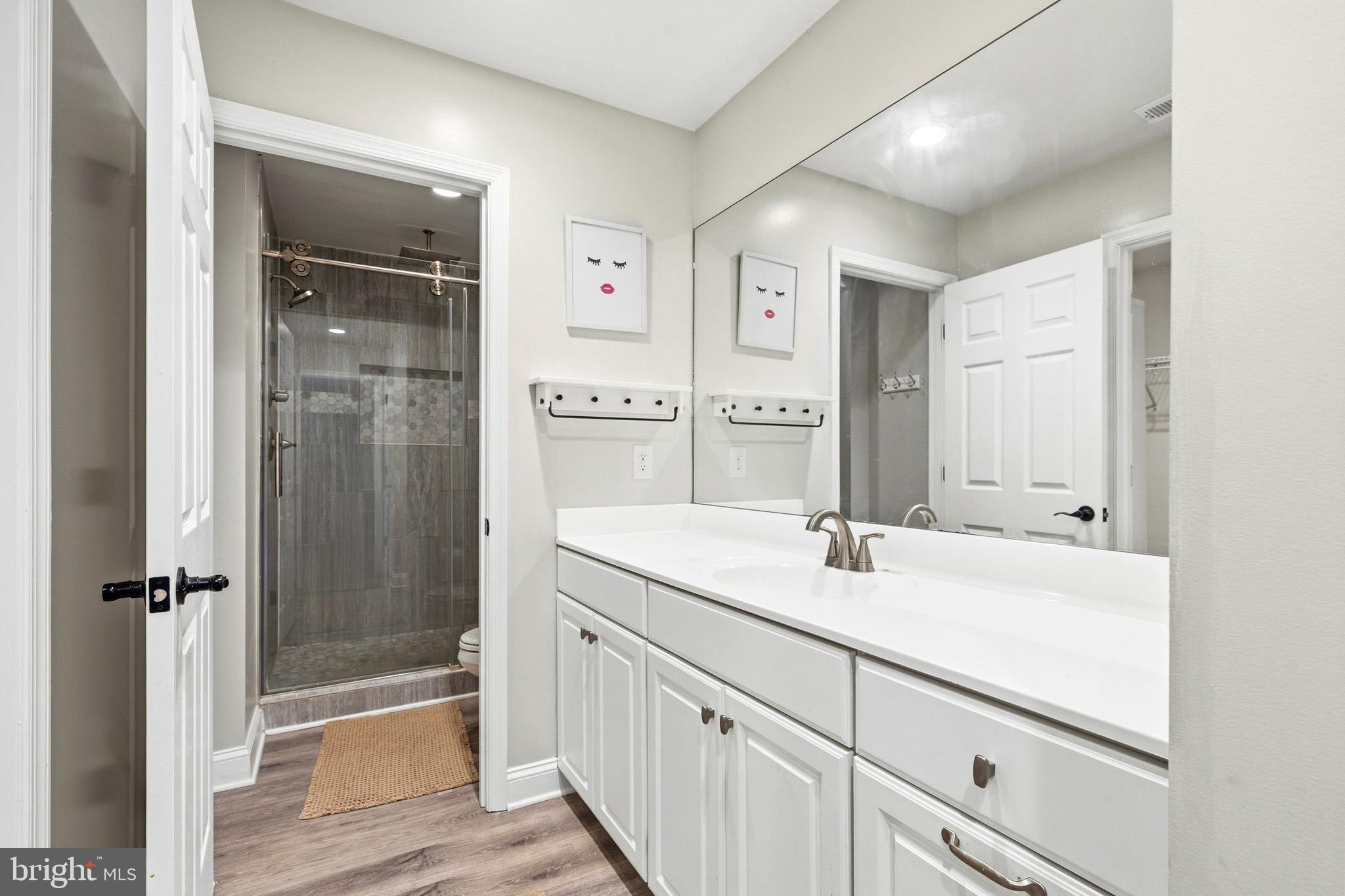 38970 Reeves Road Mechanicsville, MD 20659 - Photo 17 of 47 Luxurious primary full bath.