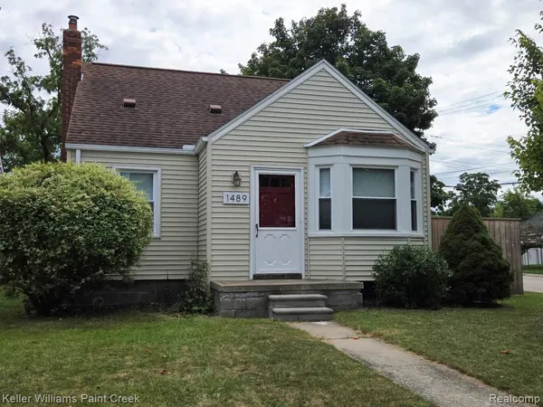 $2,200 | 1489 West Boulevard, Berkley, MI 48072