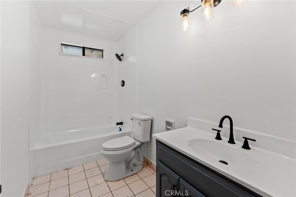 895 Orange Street Colton, CA 92324 - Photo 13 of 24