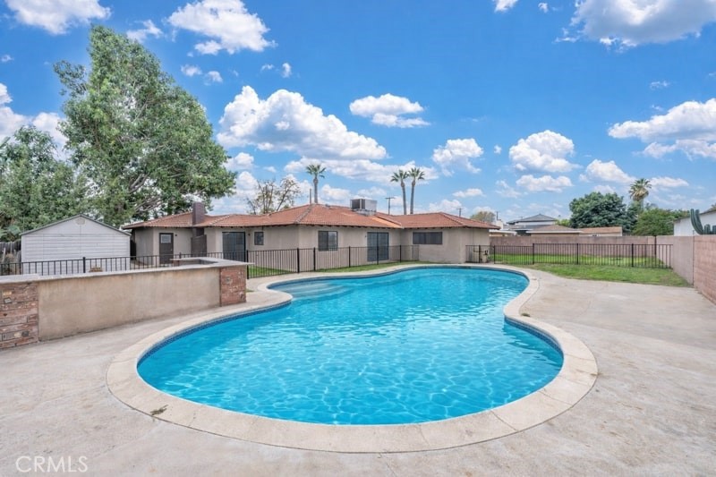 895 Orange Street Colton, CA 92324 - Photo 19 of 24 Pool/Water is Photo AI Enhanced