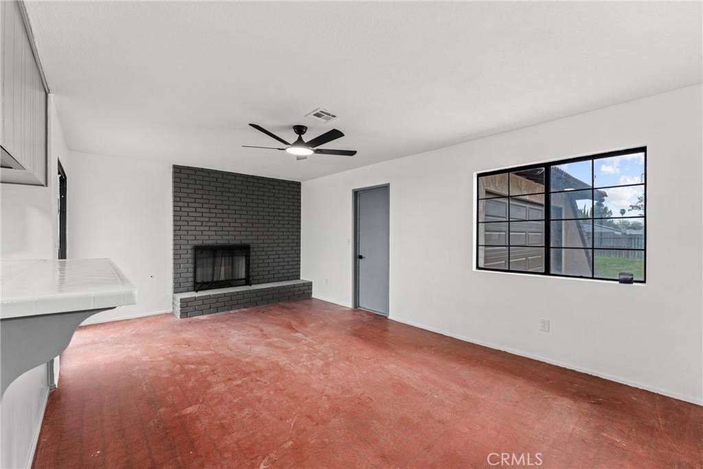 895 Orange Street Colton, CA 92324 - Photo 4 of 24