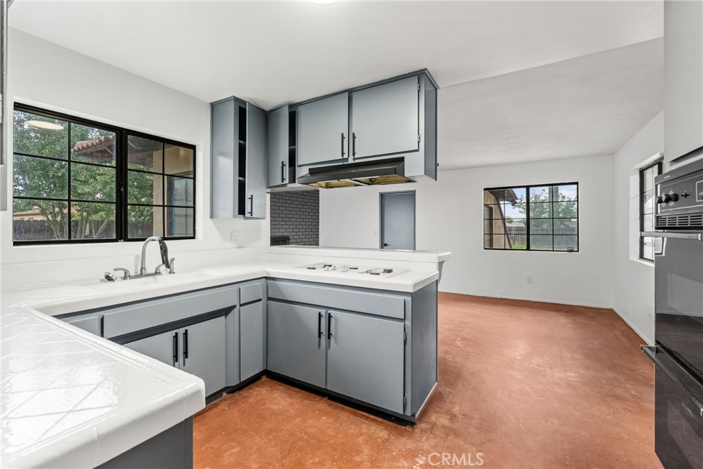 895 Orange Street Colton, CA 92324 - Photo 8 of 24