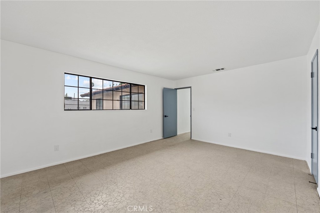 895 Orange Street Colton, CA 92324 - Photo 10 of 24