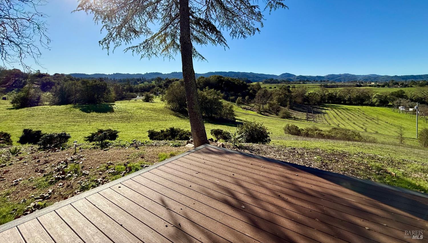 1676 Chiquita Road Healdsburg, CA 95448 - Photo 3 of 46