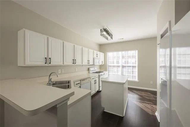 $2,300 | 3177 Mill Springs Circle Northeast, Buford, GA 30519