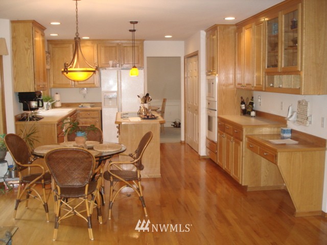 402 172nd Place Southeast Bothell, WA 98012 - Photo 2 of 25