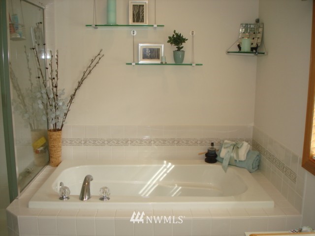 402 172nd Place Southeast Bothell, WA 98012 - Photo 3 of 25