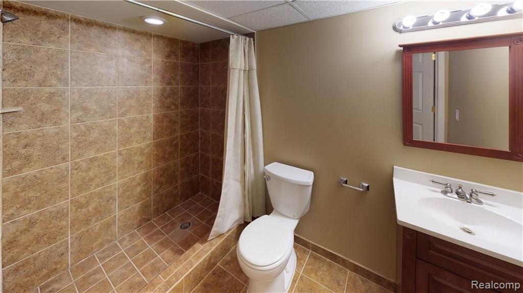 411 Mystic Valley Rochester Hills, MI 48307 - Photo 23 of 30