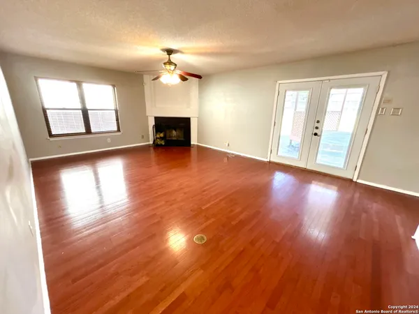 $1,899 | 8111 Mescal Trail, San Antonio, TX 78244