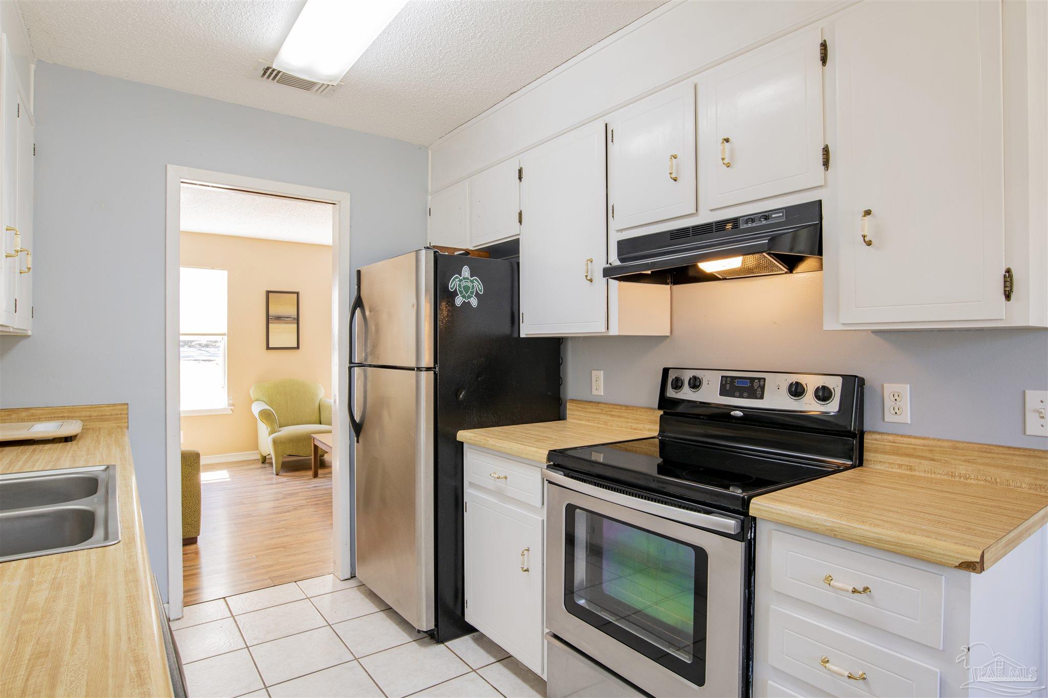 2946 Ranchette Square Gulf Breeze, FL 32563 - Photo 3 of 25 Gallery Image 3