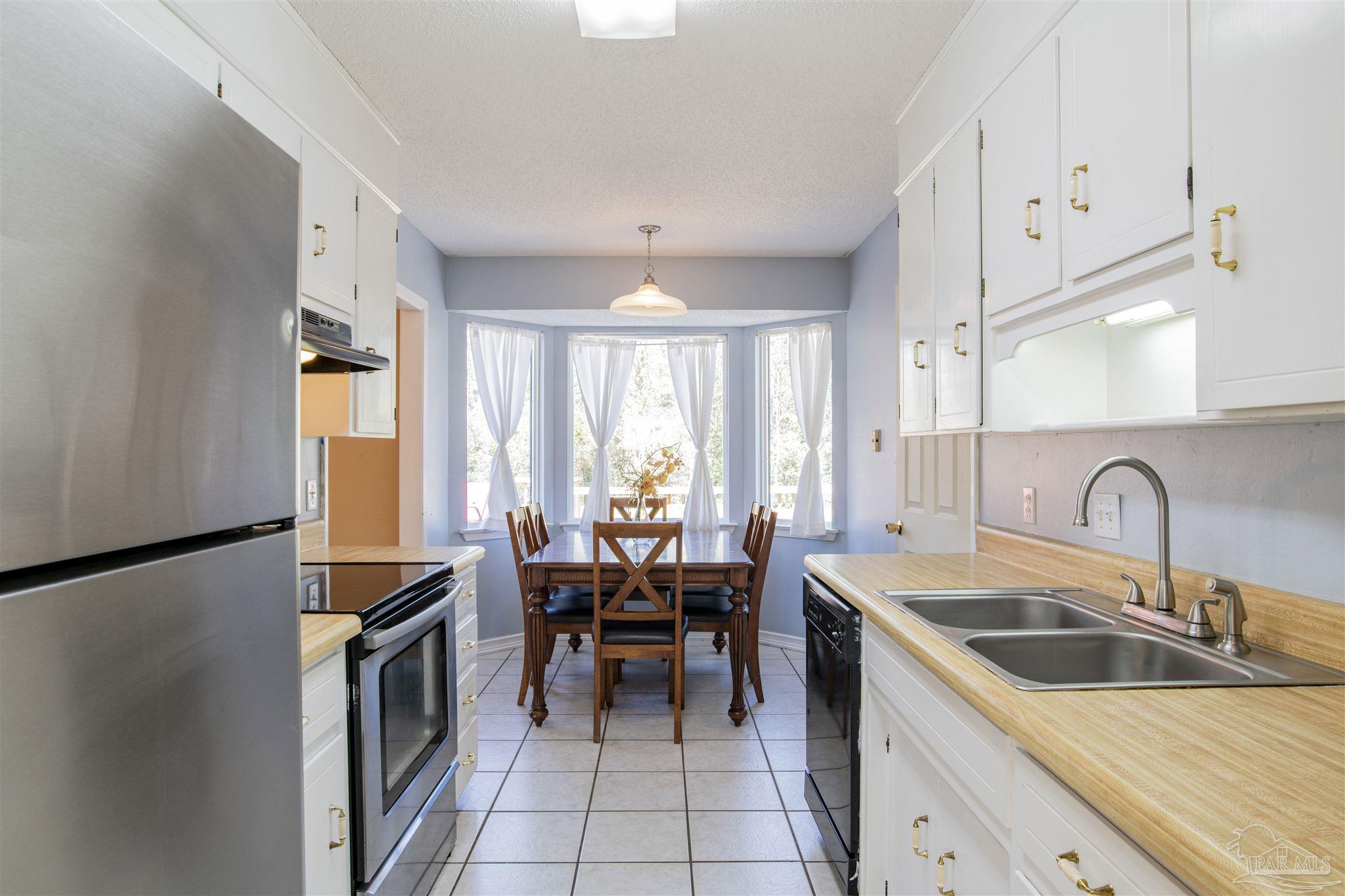 2946 Ranchette Square Gulf Breeze, FL 32563 - Photo 5 of 25 Gallery Image 5