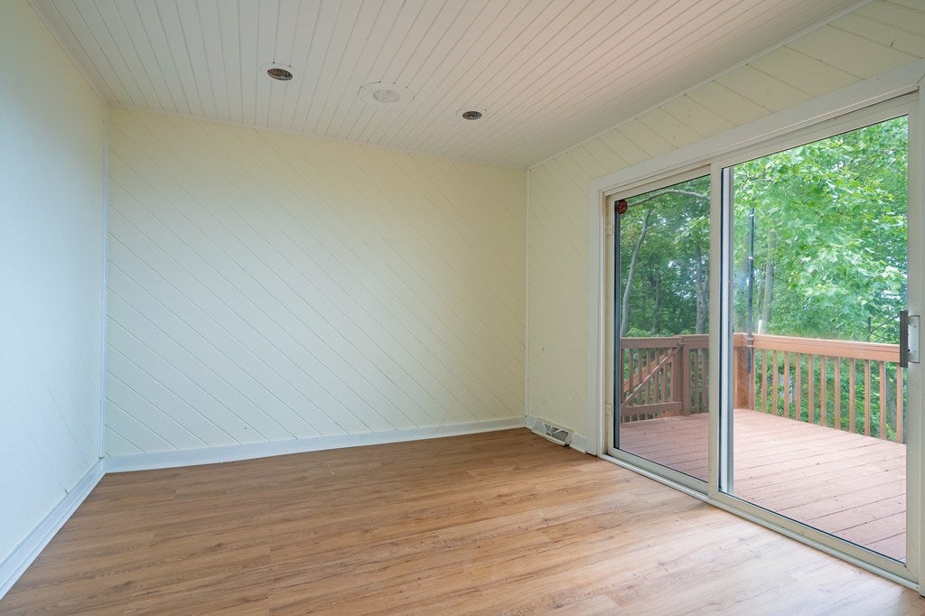 864 Rhododendron Road Hillsville, VA 24343 - Photo 20 of 28 Gallery Image 20