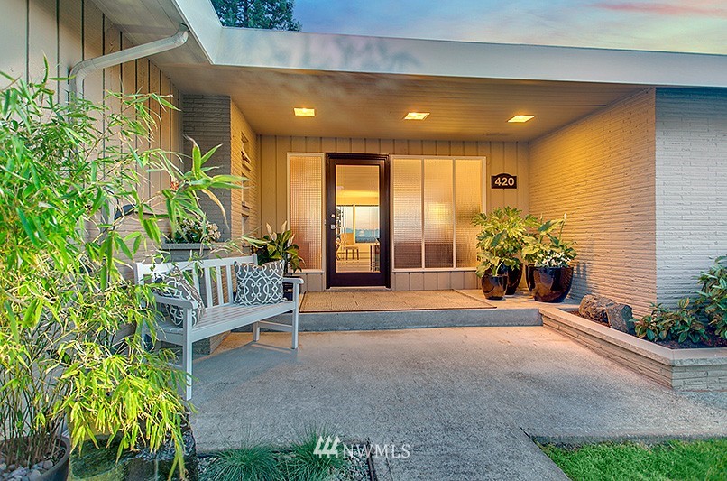 420 View Ridge Drive Everett, WA 98203 - Photo 2 of 22