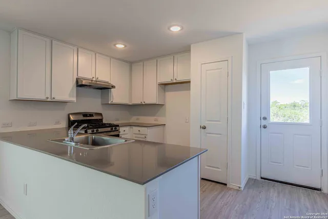 $1,500 | 9143 Coronal Rings, San Antonio, TX 78252